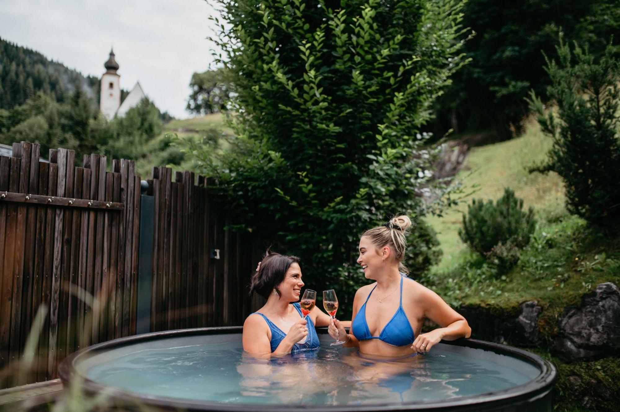 Almhof Alpin Apartments & Spa Dienten am Hochkönig Zewnętrze zdjęcie